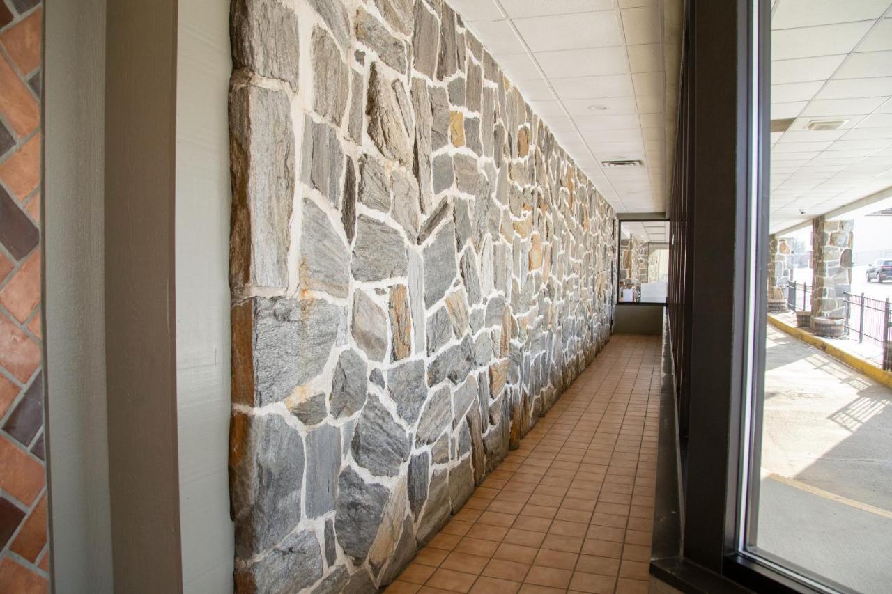 The Stables Inn & Suites Salem Buitenkant foto